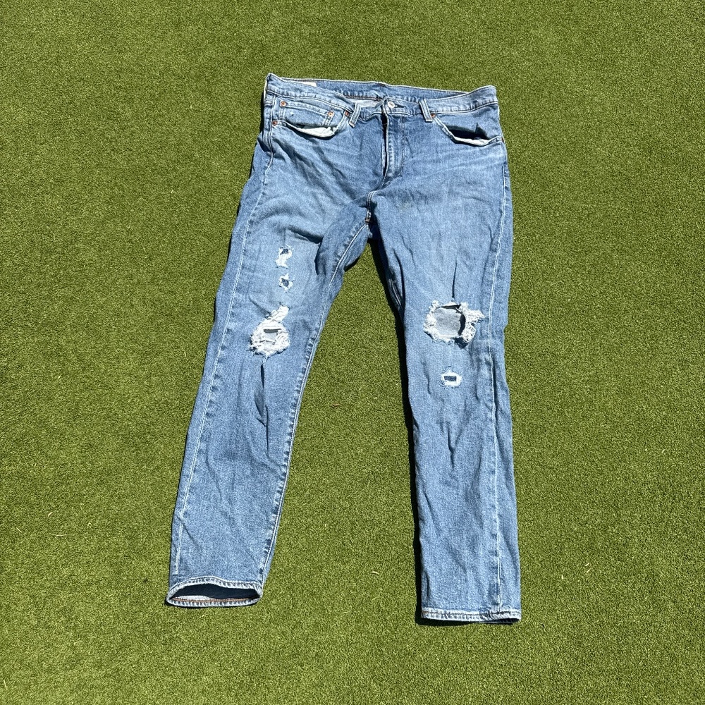 Levi Jeans (Distressed)
